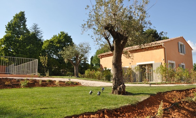Roussillon Cabaña | NEW in Roussillon: Seasonal Rental Villas Dolce Vita