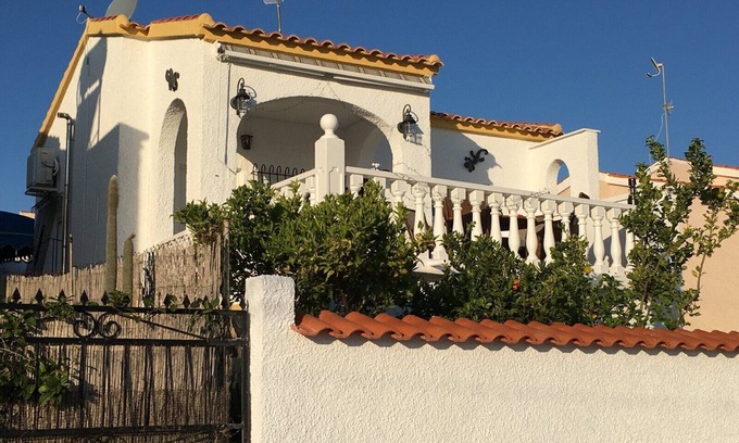 San Fulgencio Casa | Nuevo en el alquiler 2025 - Chalet con piscina privada