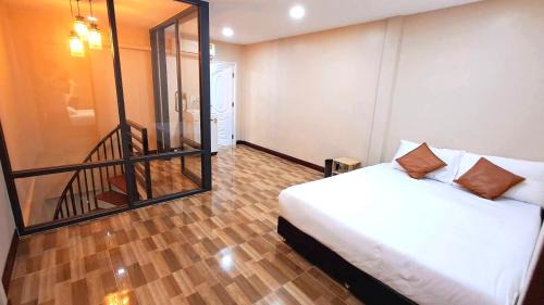 Ratchathewi Casa | NEW! KG home 3 Bedrooms/Free Wi-Fi