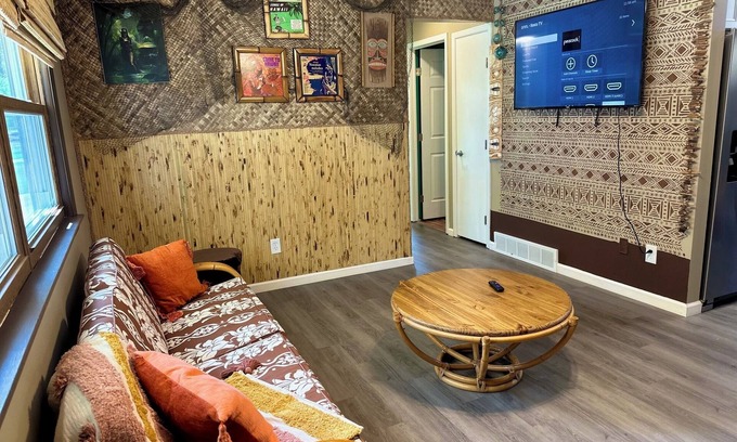 Vermilion Casa | NEW! Kiki's Tiki! Fun Themed Home in Vermilion