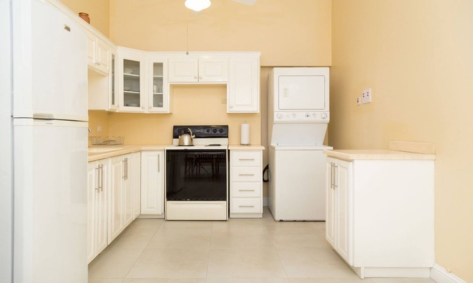 New Kingston Apartamento | New Kingston Guest Apartment at Westbury