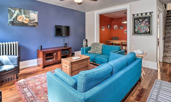 Ashfield Casa | NEW! Lehigh Gorge Townhome in Downtown Jim Thorpe!