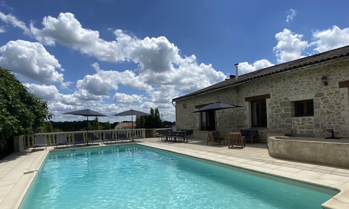 Villefranche-de-Lonchat Casa | NEW LISTING!! Beautiful house with heated pool and stunning uninterrupted views