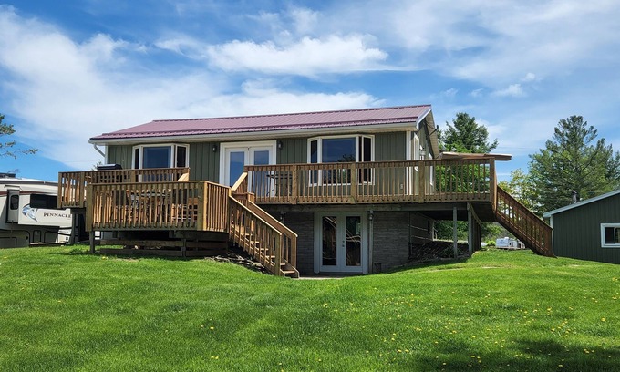 Front of Yonge Casa | New Listing - 4 season Lakefront Home on Graham Lake Mallorytown
