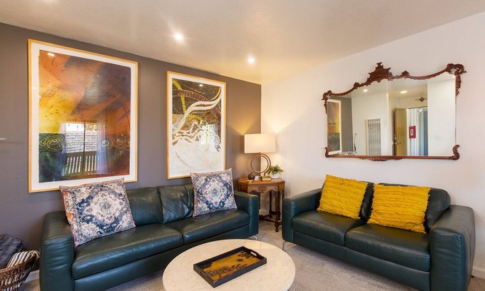 Arcata Apartamento | New Listing! Abode at 124°West -Comfortable and Stylish Arcata Retreat