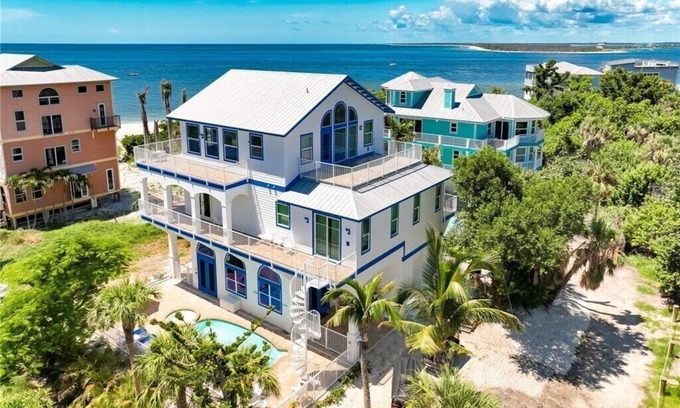Jose's Hideaway Casa | NEW LISTING! BEACH PARADISE: BEACHFRONT, SLEEPS 10, 2 CARTS, POOL, GAMES, & FUN