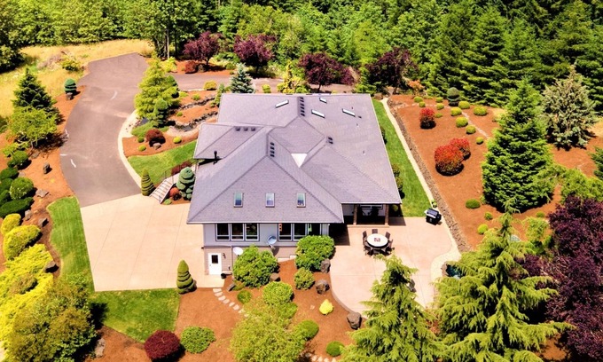 Forest Grove Casa | New Listing - Breathtaking vacation/work remotely in wine country!