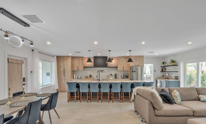 Central Corals Casa | NEW LISTING! Casa Cervo - Stunning Home in great location - walkable to restaurants, shopping, and the beach! by RedAwning