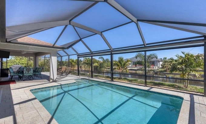 South Gulf Cove Casa | New Listing! Charlotte Harbor Area Resort, 120mi to Disney & 134mi to Universal - GRH633046