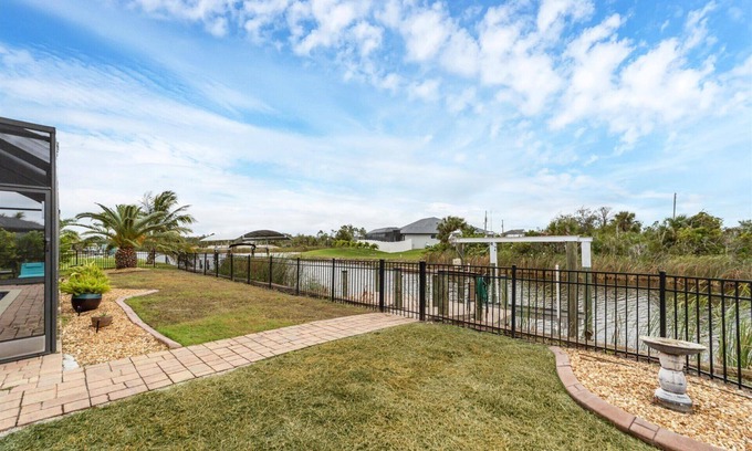 South Gulf Cove Casa | New Listing! Charlotte Harbor Area Resort, 120mi to Disney & 134mi to Universal - GRH802836