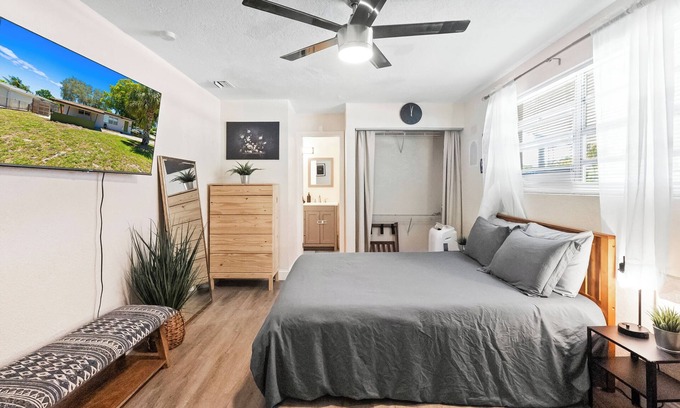 North Andrews Gardens Casa | ¡Nuevo anuncio! Elegante suite con cama queen cerca de la playa y restaurantes