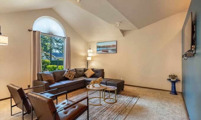 Florence Casa | New Listing-Comfy Home near Dunes & Ocean! Family & Pet friendly!
