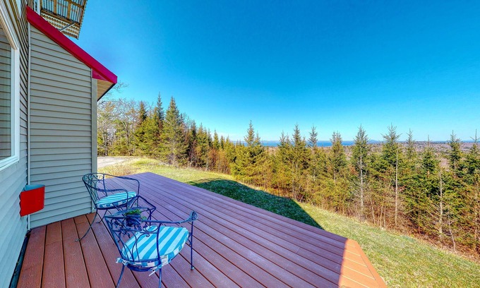 Northport Casa | New listing! Cozy and unique abode on 200 acres with sweeping views