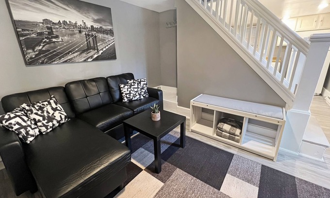 Forest Hills Casa | *New Listing*Cute 1BR/Private Balcony/Free Parking