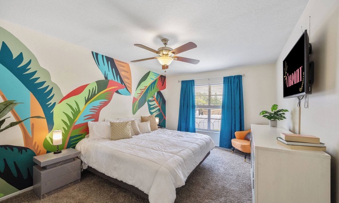 Palm Harbor Casa | NEW LISTING DISCOUNT! 3 mi to beach, Pool, Game room, Grill,Pets, Murals, Lake