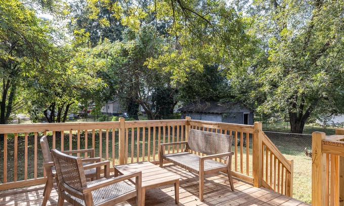 Dunean Casa | NEW LISTING! Downtown Delight: Cozy & Pet-Friendly Retreat by RedAwning
