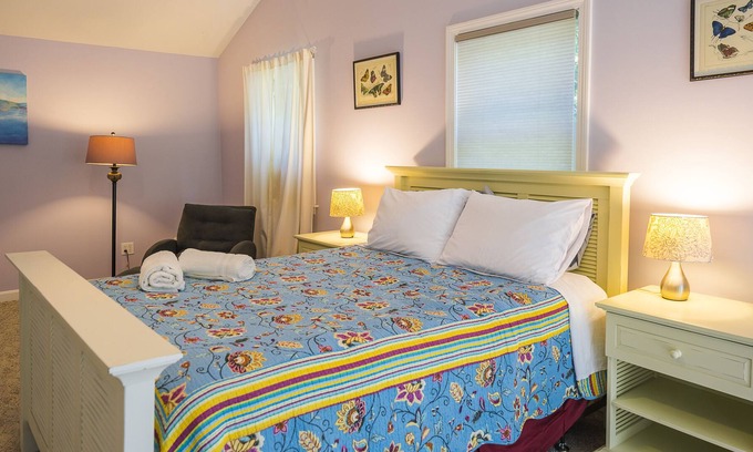 Ogunquit Casa | New Listing! Escape to the Ogunquit Charm, Near Beach & Town! Wifi, Firepit