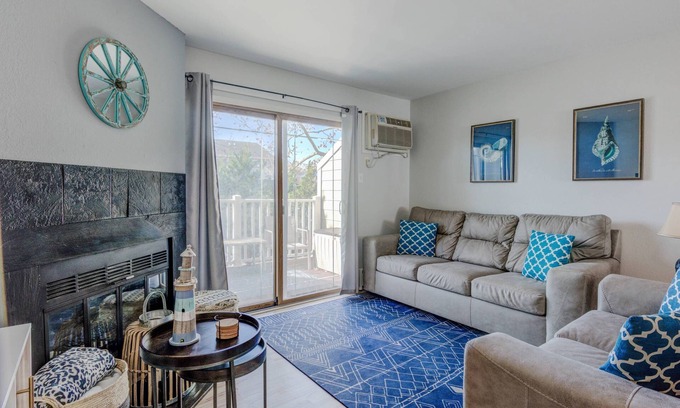 Heron Harbour Isle Casa | New Listing Fantastic 3BR 2.5BA Townhouse with Pool
