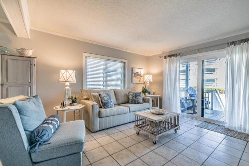Oceanmarsh Subdivision Casa | New Listing - First floor condo on Harbor Island