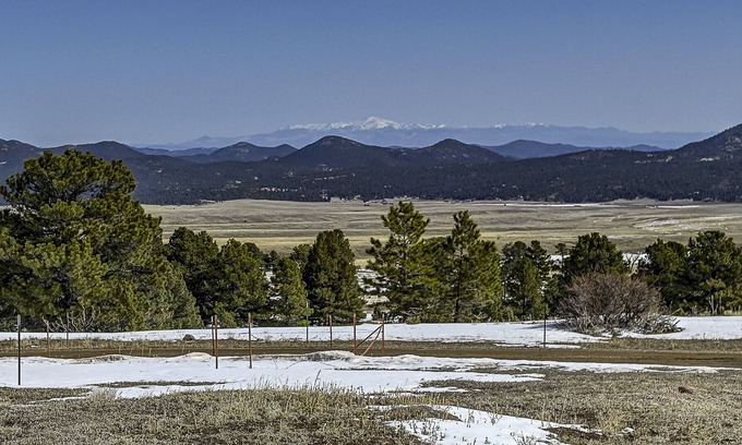Westcliffe Casa | ***New listing*** Front 60 at Gibbs Peak