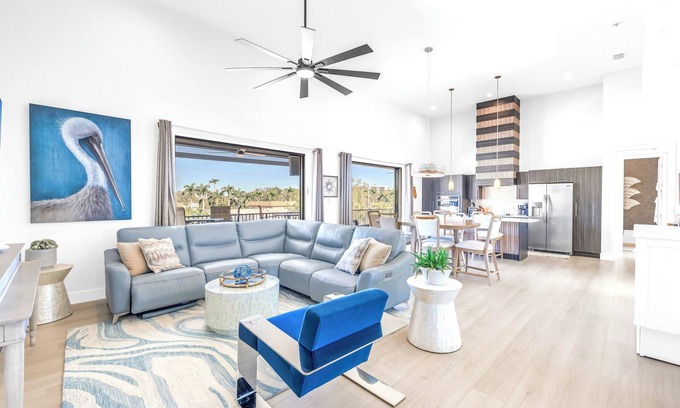 Siesta Key Condominio | NEW LISTING! Gertrude's | Penthouse + Pool, 500ft to Private Beach