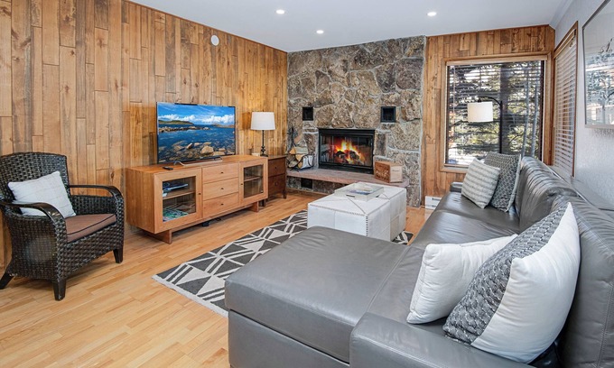 Vail Casa | New Listing! Ground Floor Unit | 10 mins to Vail | Tennis Courts