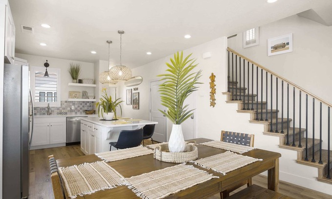 Washington Fields Casa | New Listing Happy Hawaiian
