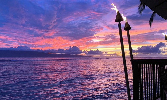 Historic Lahaina Front Street Condominio | New Listing! Hotel Zone Lahaina Shores Premier Mtn view Studio on the Beach