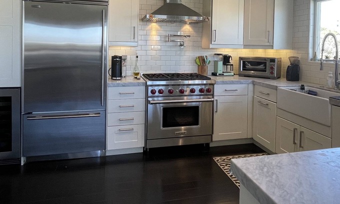 Bay Ho Casa | New Listing! Immaculate 3 Bedroom Private Home - Bay Views!