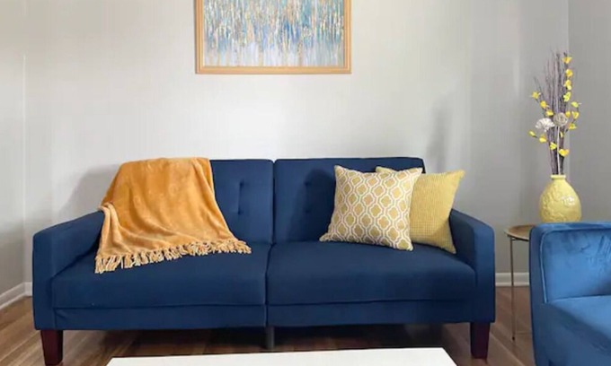 Greenwood Casa | New listing in Downtown Greenwood, Sleeps 10!
