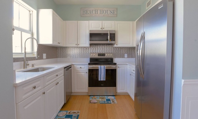 New Smyrna Beach Condominio | * Nuevo listado * Condominio de lujo en el patio! A pie de playa / restaurantes / tiendas. Wi-Fi gratis