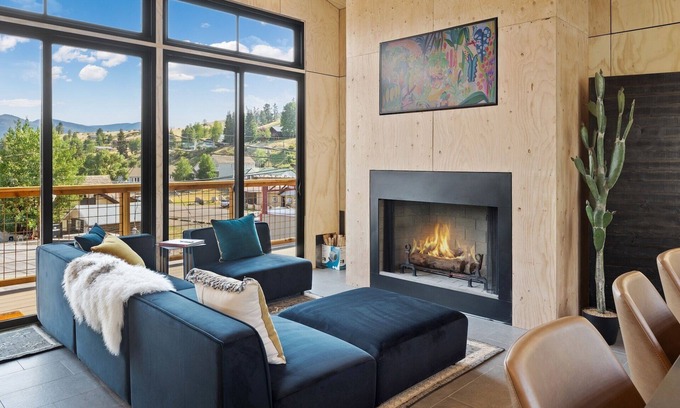 Creede Condominio | New Listing! Luxury Uptown Loft Apartment/Panoramic Views/Downtown Creede