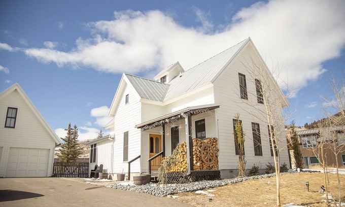 Creede Casa | New Listing! Luxury Victorian-Style Home-Gourmet Kitchen-Amazing Views-AC