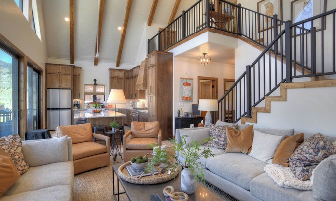 Creede Casa | New Listing! New Construction - Luxury Private Home - Views of Bristol Head