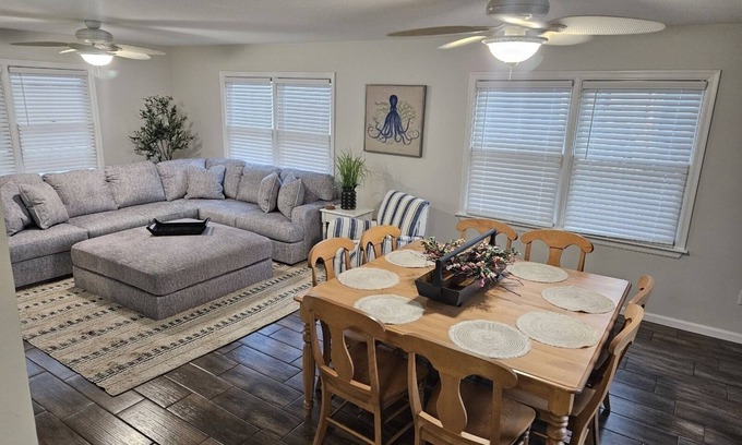 Seaside Heights Casa | NEW LISTING!!! NEWLY RENOVATED 3 BEDROOM TOWNHOME BETWEEN BEACH AND BAY