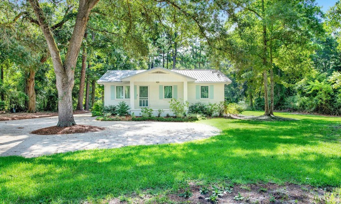 Fairhope Cabaña | NEW LISTING! Peaceful, Fairhope Cottage