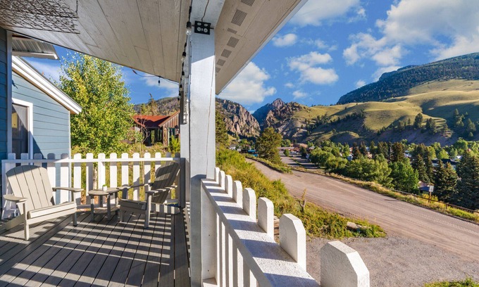 Creede Casa | New Listing! Recently Remodled - Mountain Cottage - Walk to Downtown Creede