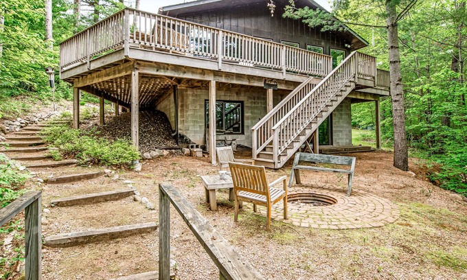 Lac du Flambeau Casa | New listing! Rustic retreat in the woods w/ wood-burning fireplace & large deck!