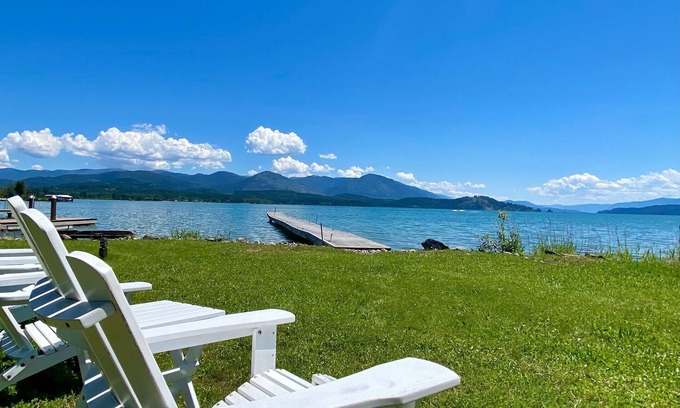 Sandpoint Casa | NEW LISTING: SANDPOINT LAKEFRONT HOME, ten minutes to free Schweitzer shuttle.