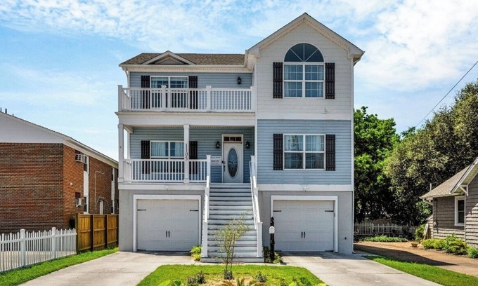 Willoughby Spit Casa | New listing! Sleeps 10, short walk to the beach!