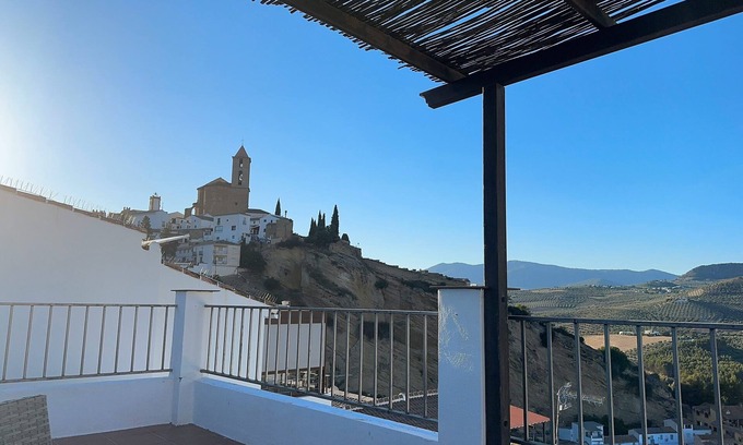 Iznajar Casa | New listing!!! Spacious 5-bedroom home in Iznájar with spectacular views