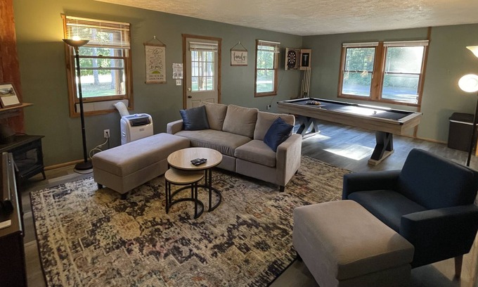 Mauston Cabina | New Listing Special Pool Table, Dart Board, Sleep 6, Near Castle Rock Lake/Dells