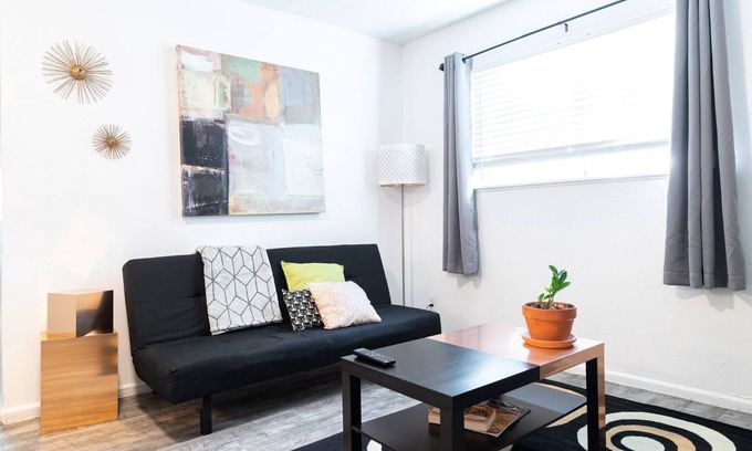 Johnston Terrace Casa | ¡Nuevo listado! Económico y funcional de 2 bd cerca de AUS y del centro