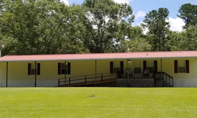 Fort Gaines Casa | *New Listing* Time Out Retreat is near Lake Eufaula & George T. Bagby State Park