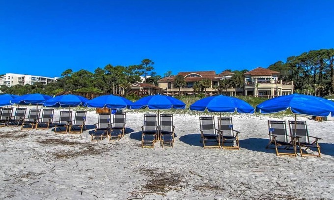 Night Heron Condominio | New Listing 2 BR Night Heron Close to Beach w Lagoon Views Sleeps 6 King 4 Twins
