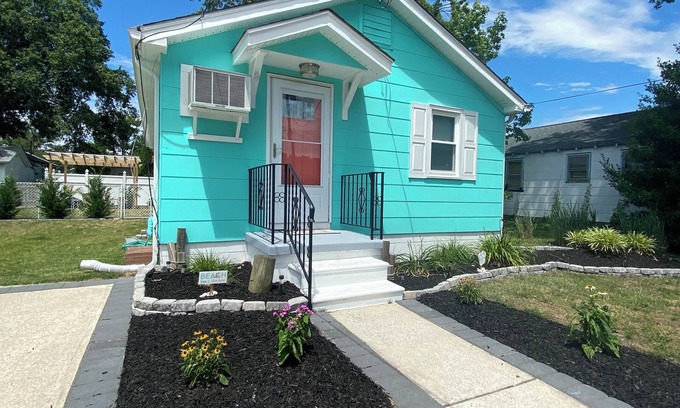 Villas Cabaña | NEW LISTING!!! Villas Quaint Coastal Cottage short drive to Beaches