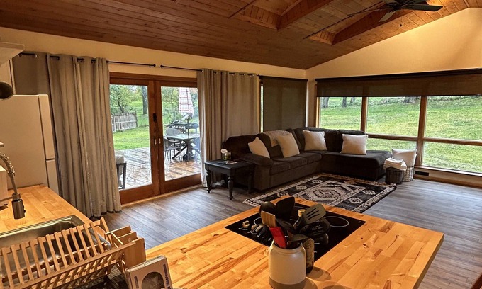 Houserville Casa | New listing - walk to Beaver Stadium!