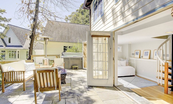 Epping Forest Cabaña | NEW LISTING! Waterfront cottage, hot tub, fire pit, gated community, pier, kayak
