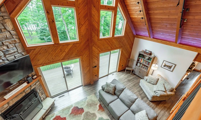 Waterfront Greens Casa | New! Livin' On A Whim: Lakefront, Hot Tub, Dock Slip!