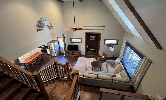 Schroon Lake Cabina | NEW Lodge, 5min to Schroon town ctr & beach, hiking, fishing, kayaking, boating